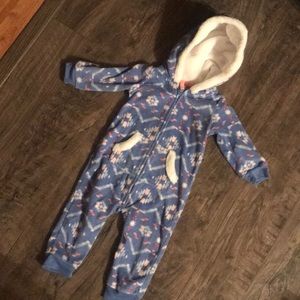 Carters hooded 9 month pajamas